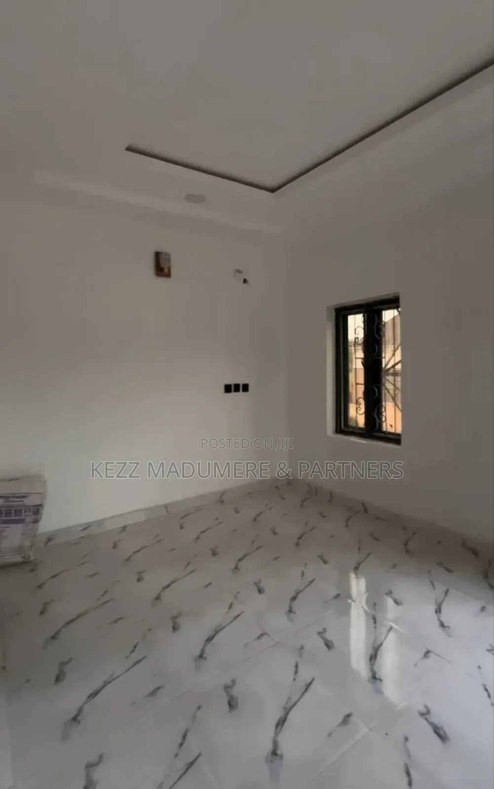 6bdrm Duplex in Thinker'S Corner , for sale