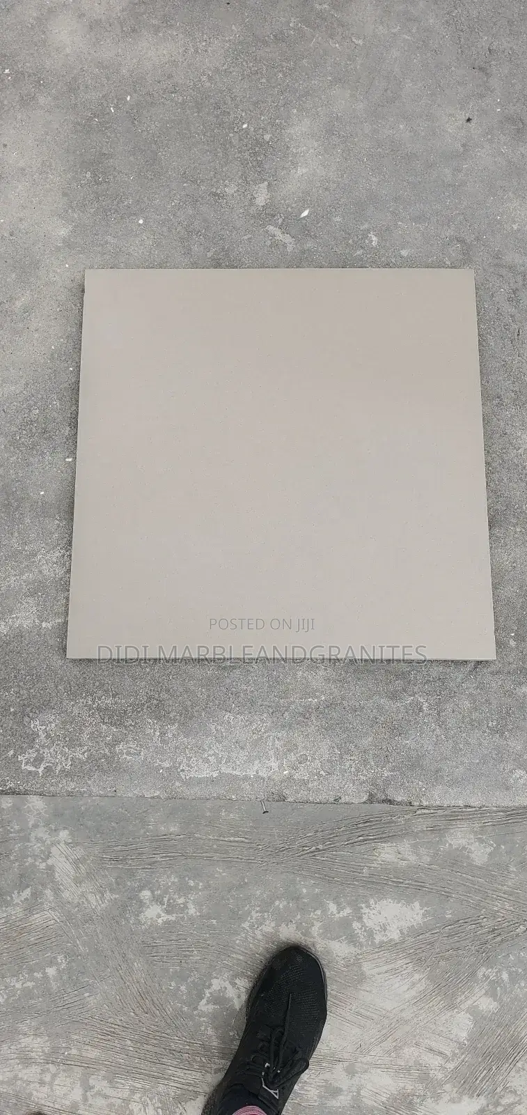 Berge Floor Tiles 40x40x12mm Thickness