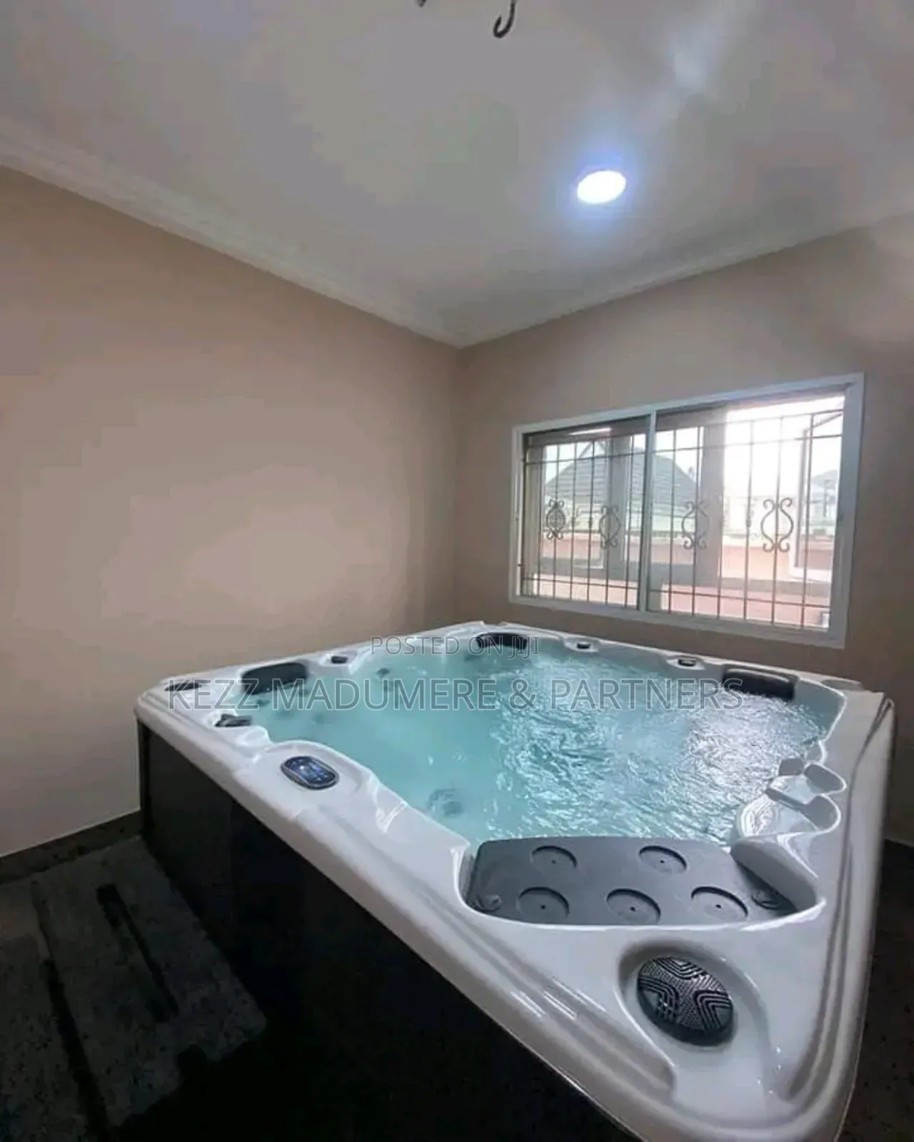 4bdrm Duplex in New Gra , Port for sale