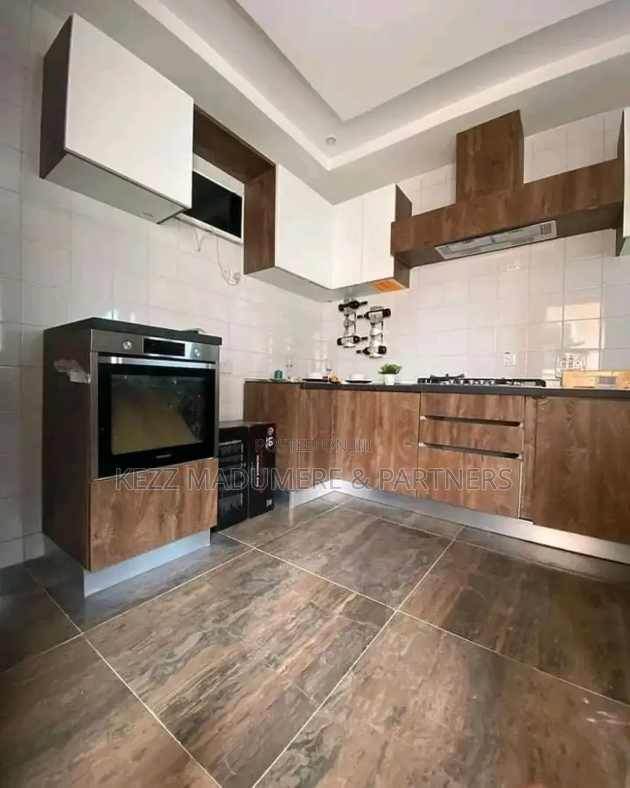 4bdrm Duplex in New Gra , Port for sale