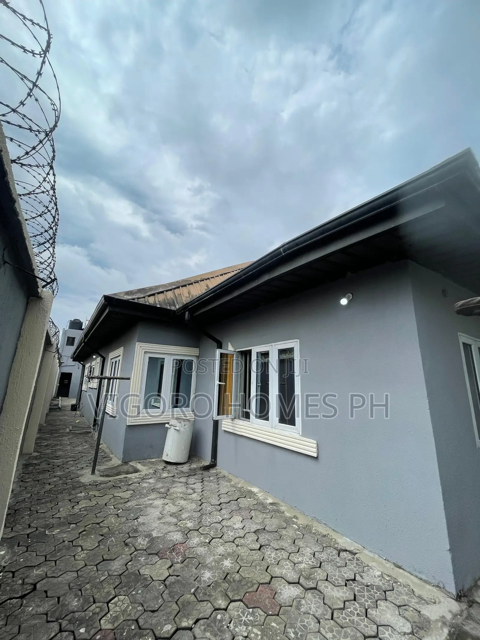 4bdrm Bungalow in Akwaka, Port-Harcourt for sale