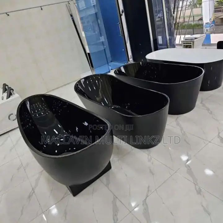 Black Freestanding Bathtub