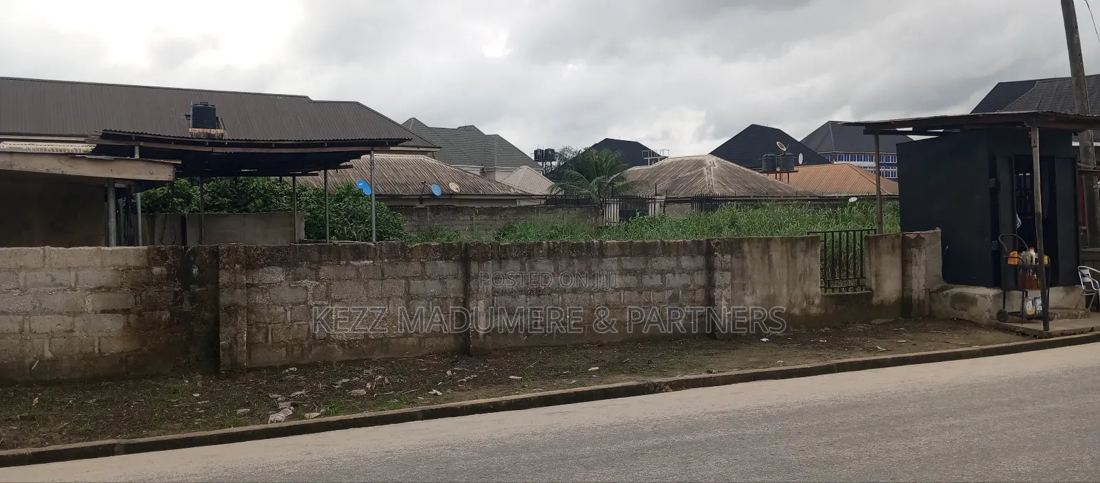 For Sale : Cornerpiece 2 Plots Off Sars Road