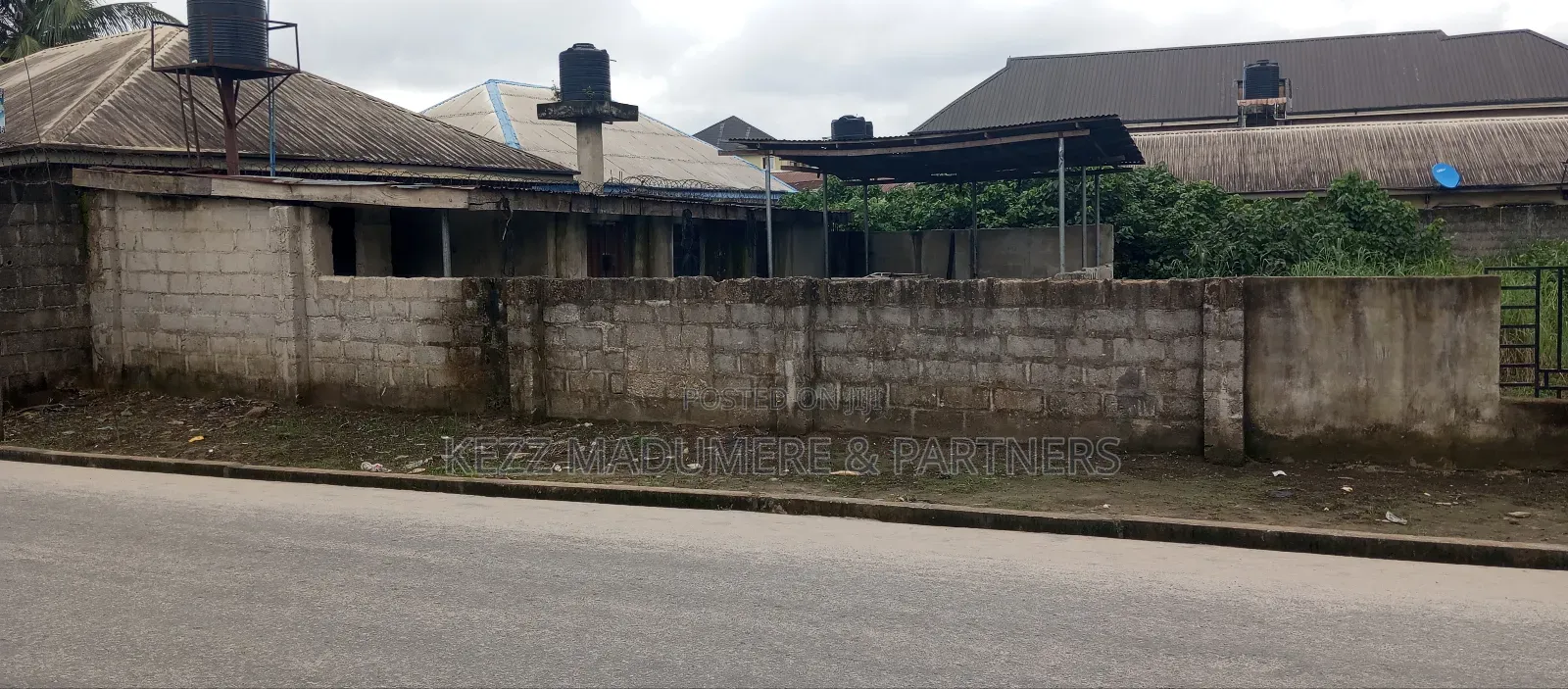 For Sale : Cornerpiece 2 Plots Off Sars Road