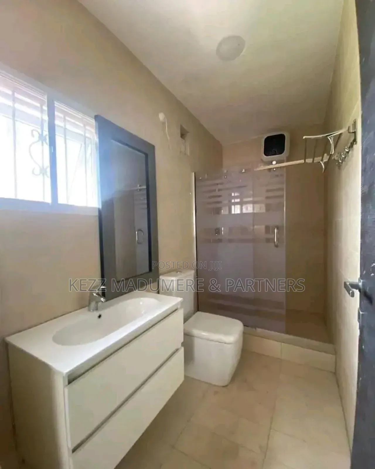 4bdrm Duplex in New Gra , Port for sale
