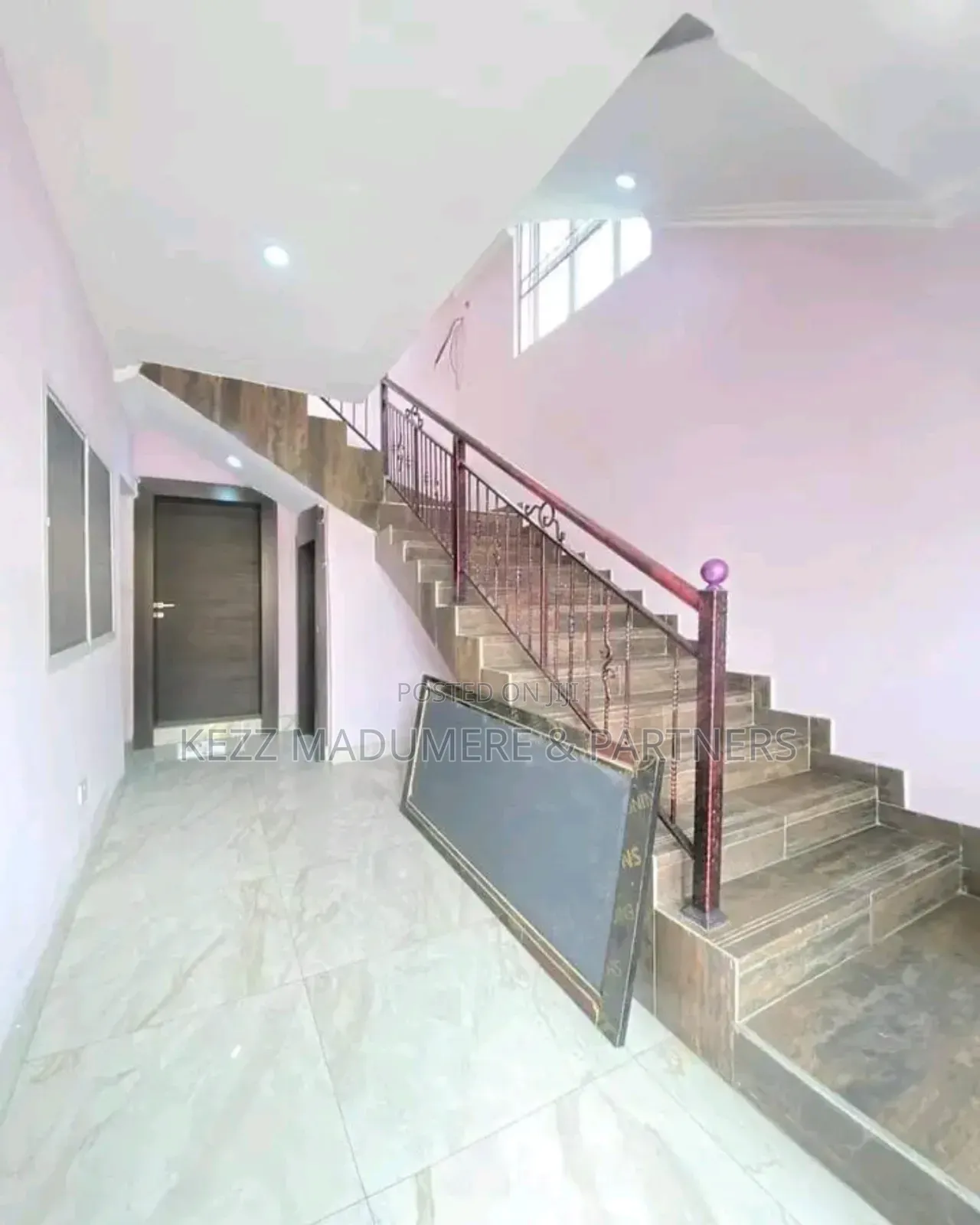 4bdrm Duplex in New Gra , Port for sale