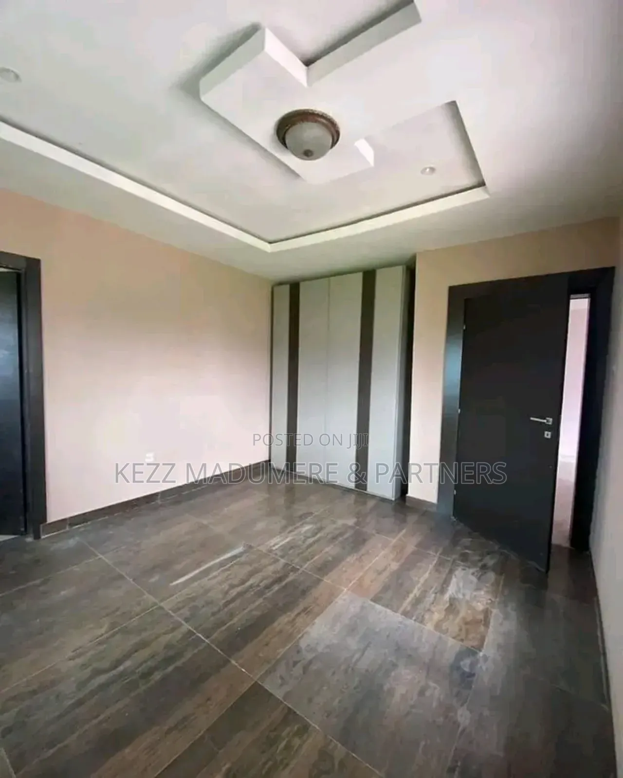 4bdrm Duplex in New Gra , Port for sale