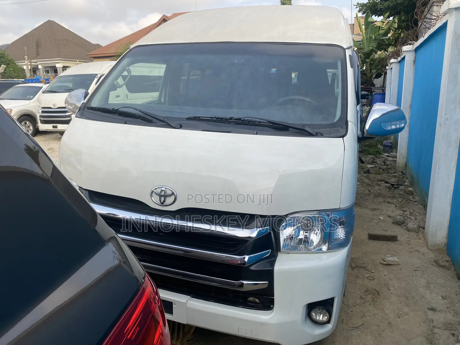Toyota HiAce 2013 White