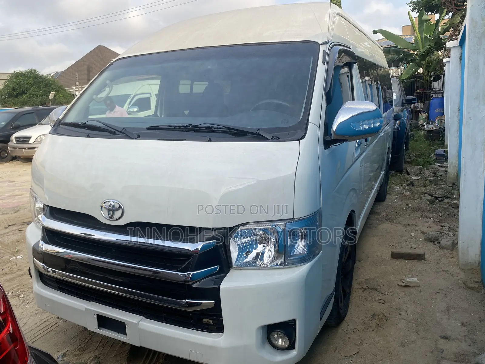 Toyota HiAce 2013 White