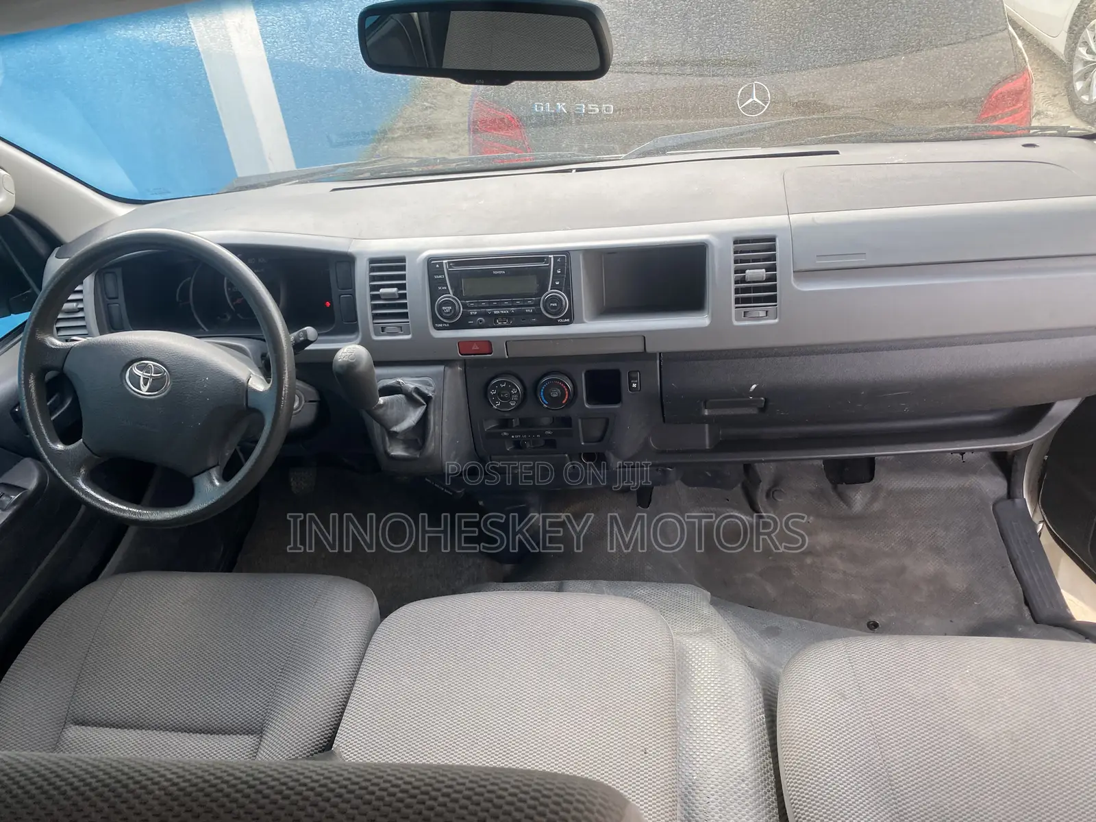 Toyota HiAce 2013 White