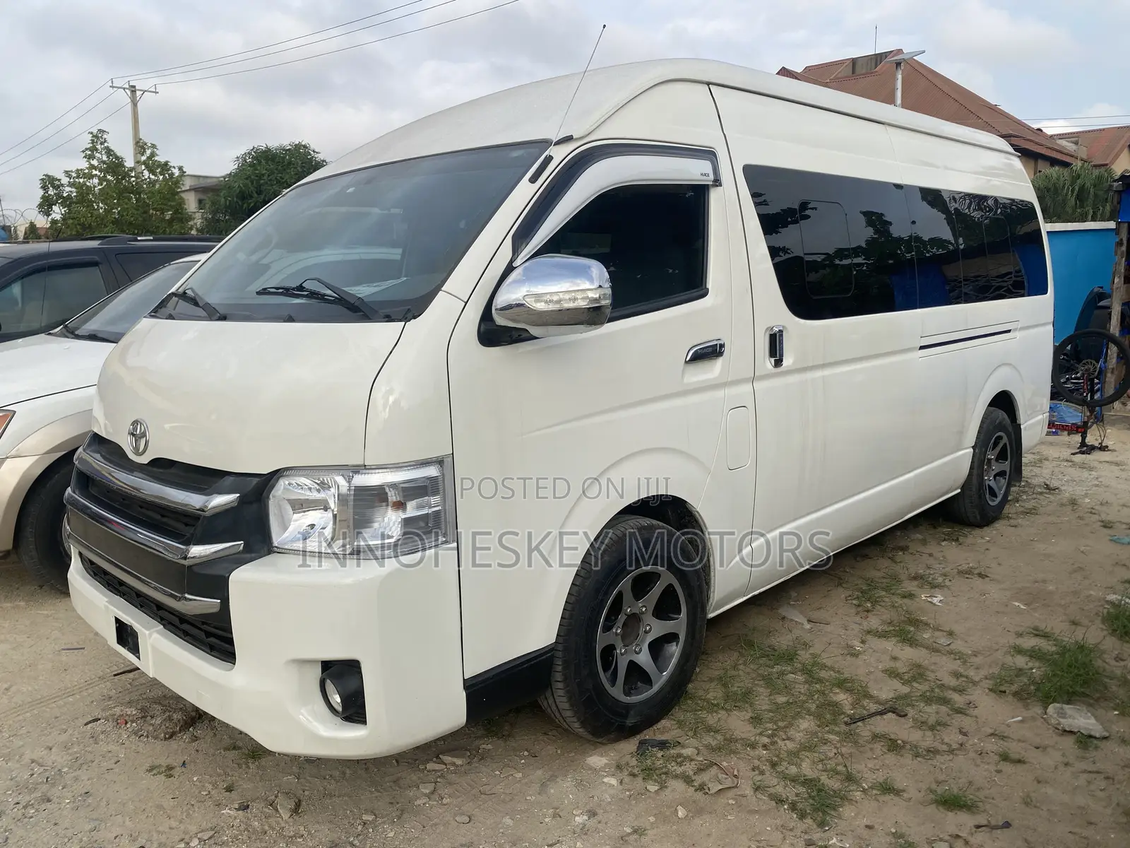 Toyota HiAce 2017 White