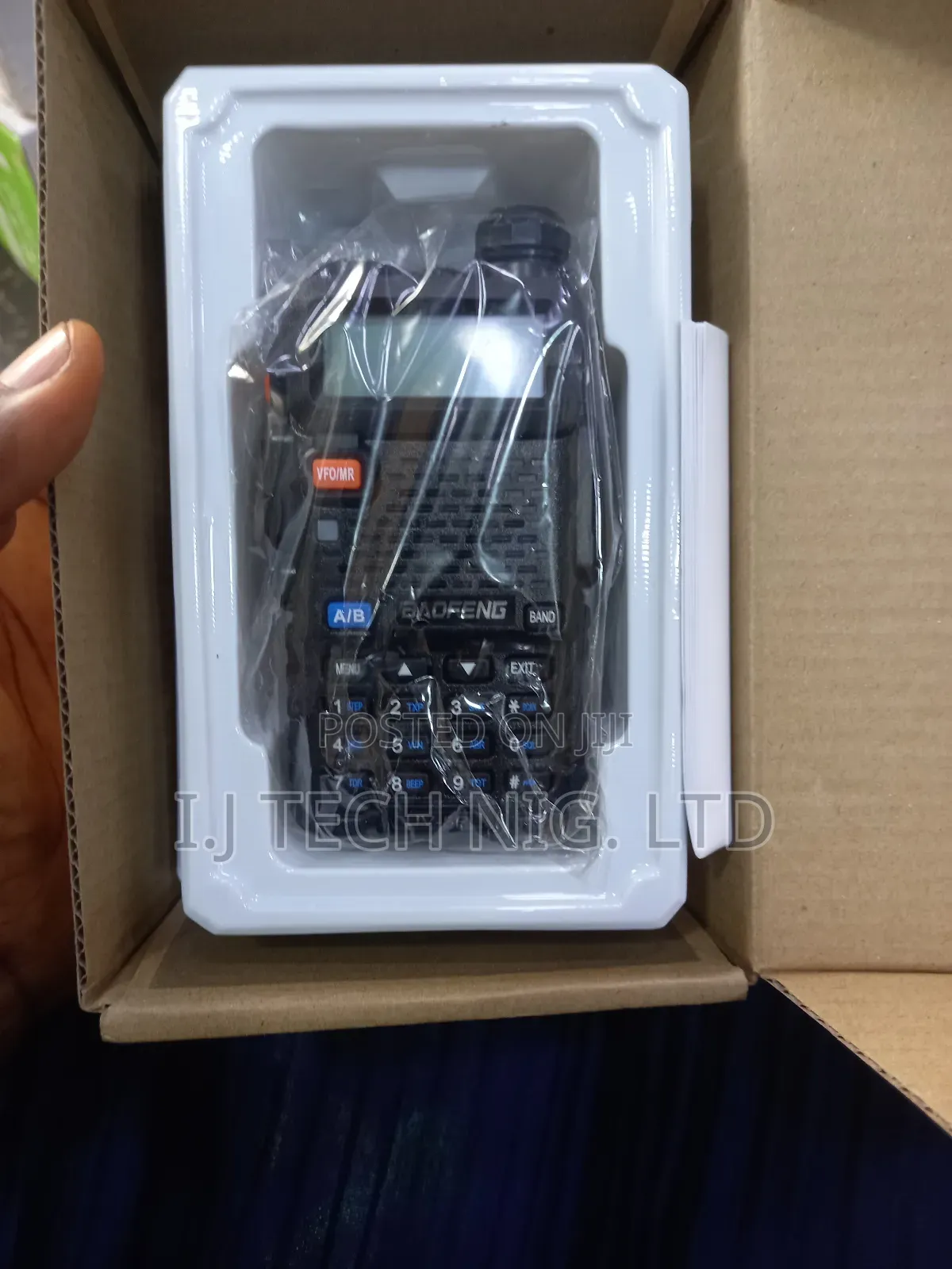 Uv-5r Baofeng Dual Band Walkie-Talkie.