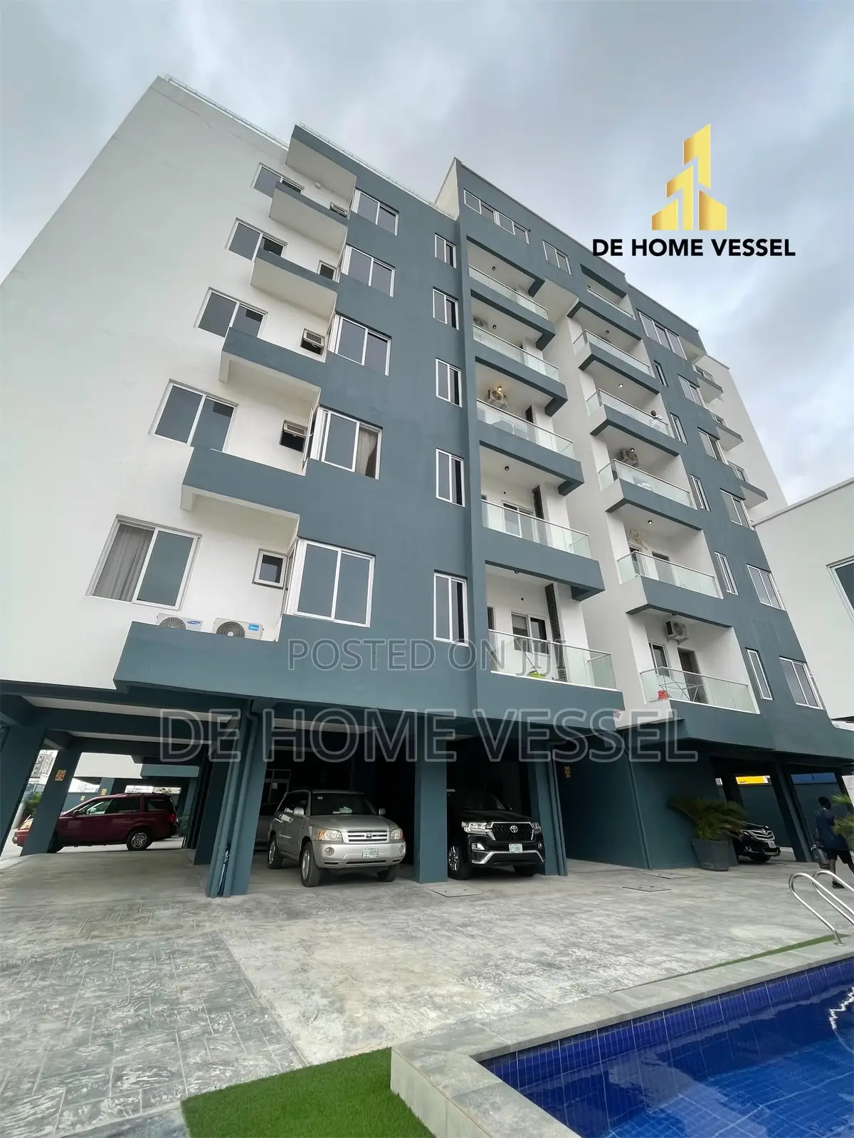4bdrm Apartment in Lekki for sale