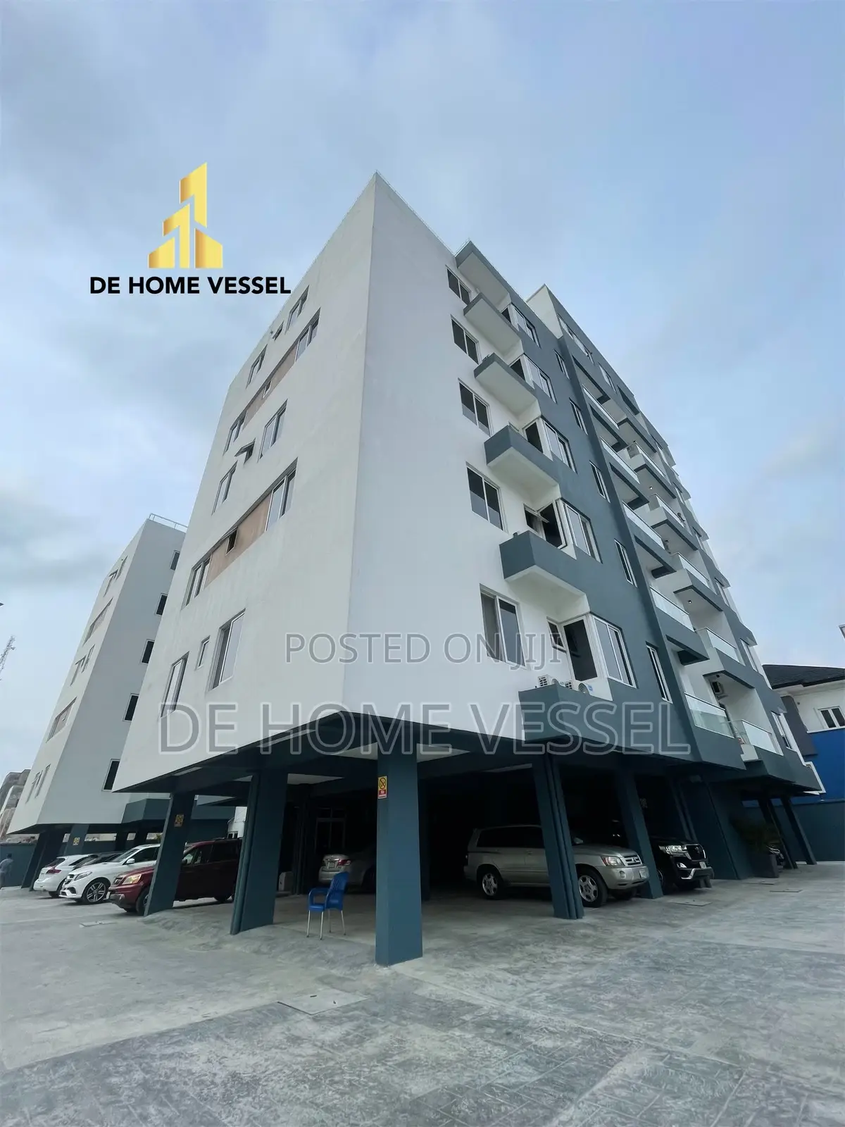 4bdrm Apartment in Lekki for sale
