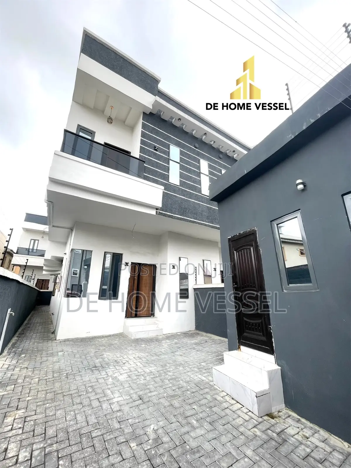 4bdrm Duplex in Lekki for sale