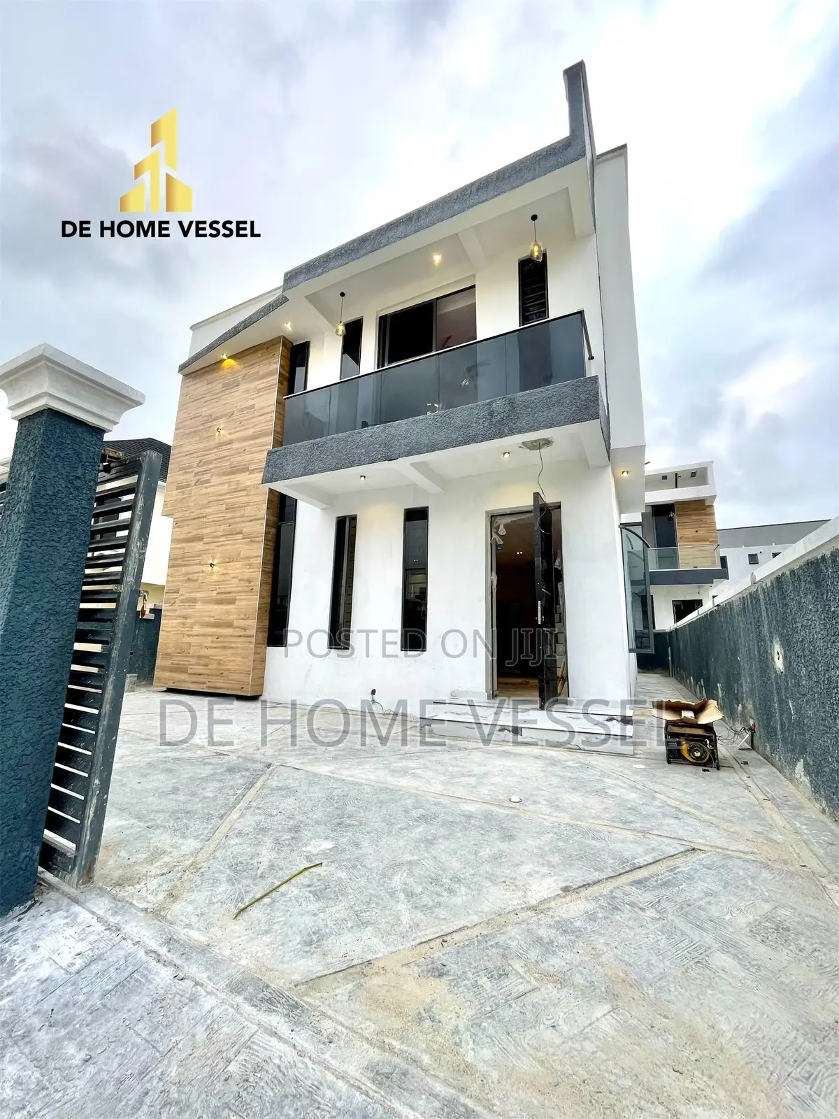 5bdrm Duplex in Lekki for sale