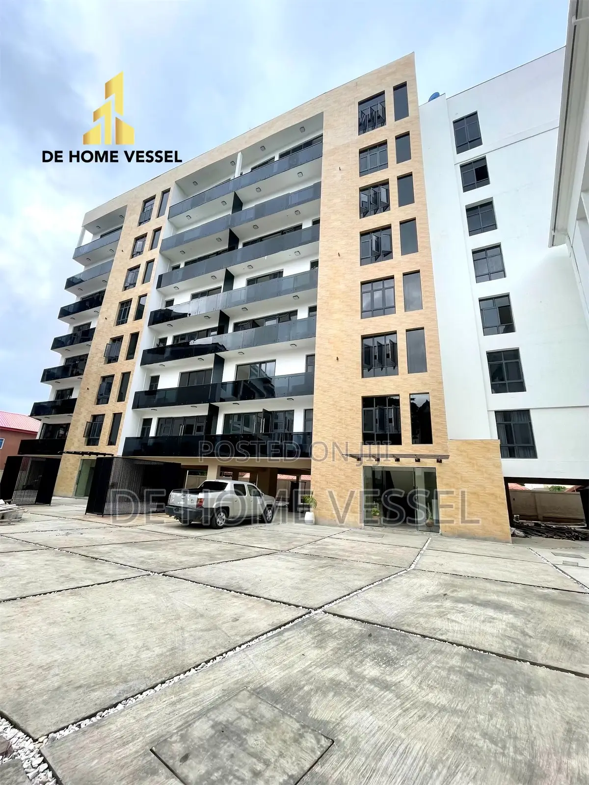 4bdrm Maisonette in Lekki for sale