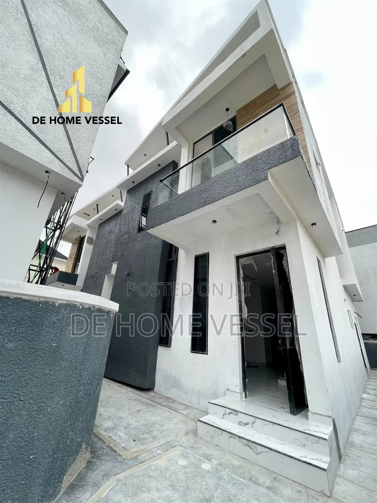 4bdrm Duplex in Lekki for sale