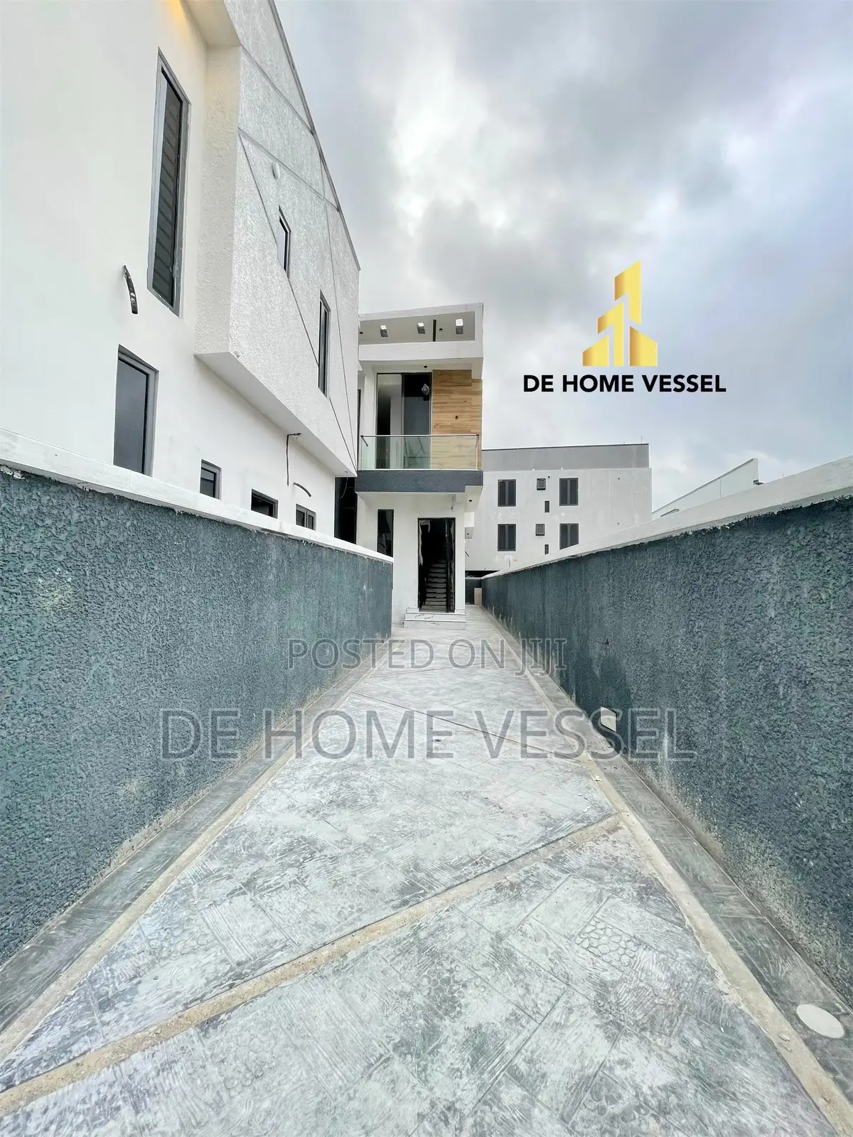 4bdrm Duplex in Lekki for sale