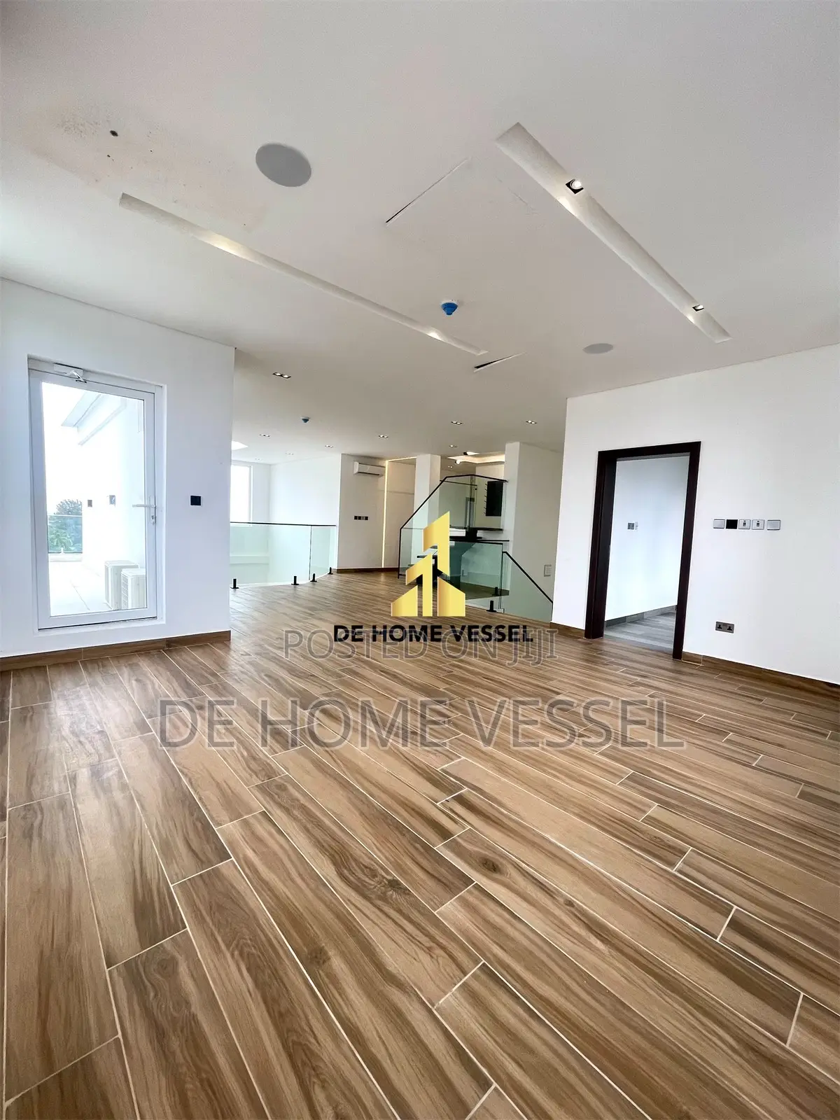 4bdrm Maisonette in Victoria Island for sale