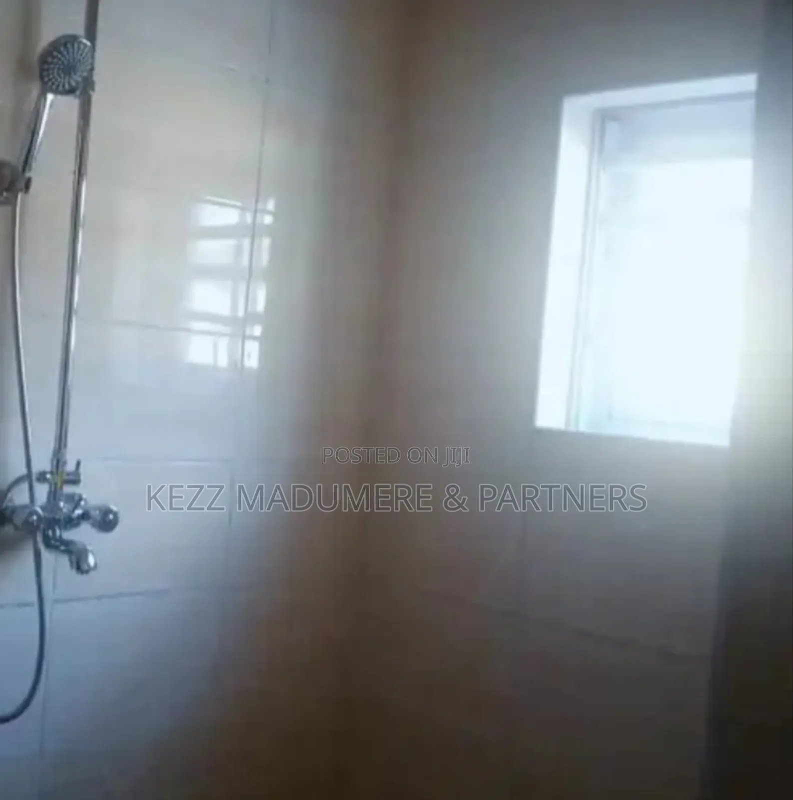 4bdrm Duplex in Golf Estate , Off Dr for sale
