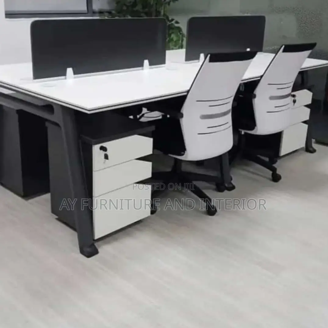 Workstation Table (With Chairs)
