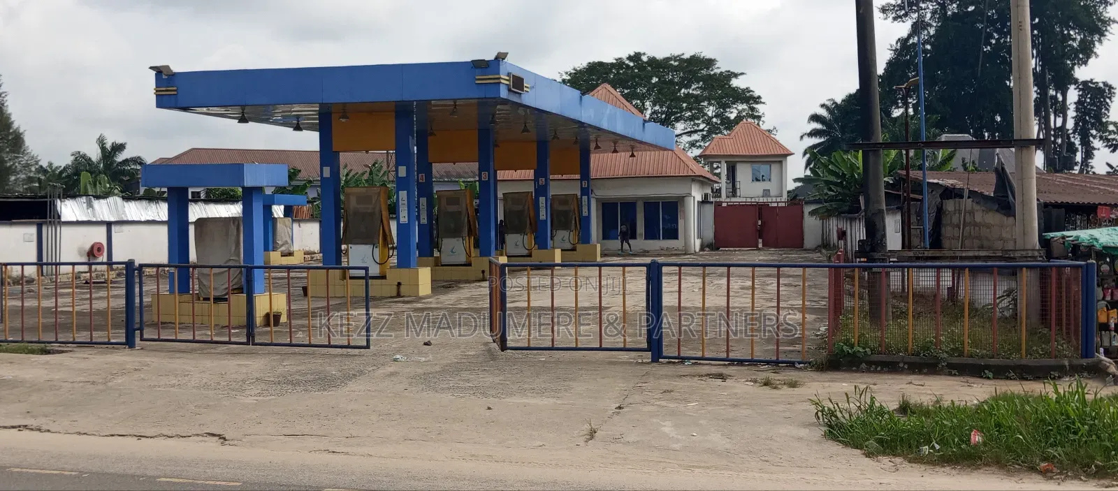 Functional Filling Station by Obirikwere Flyover for Sale