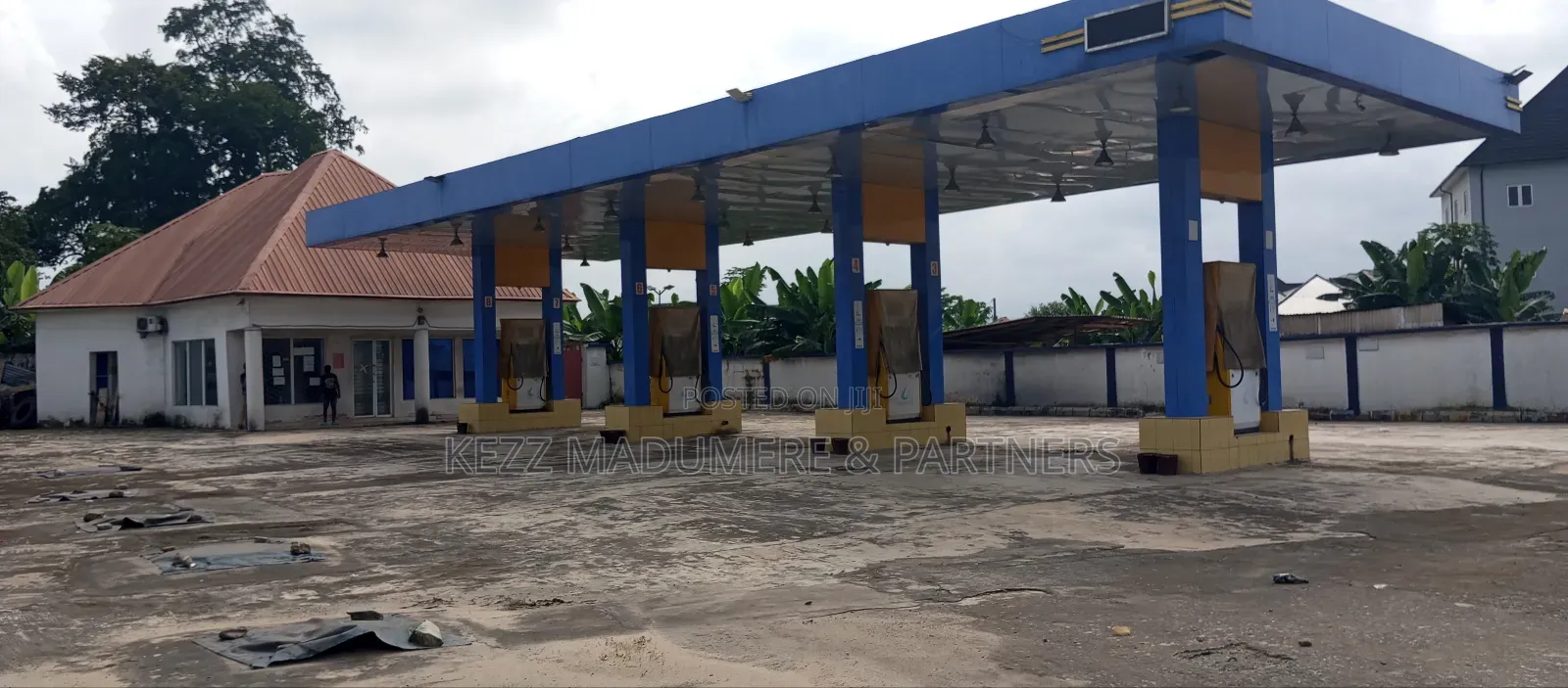 Functional Filling Station by Obirikwere Flyover for Sale