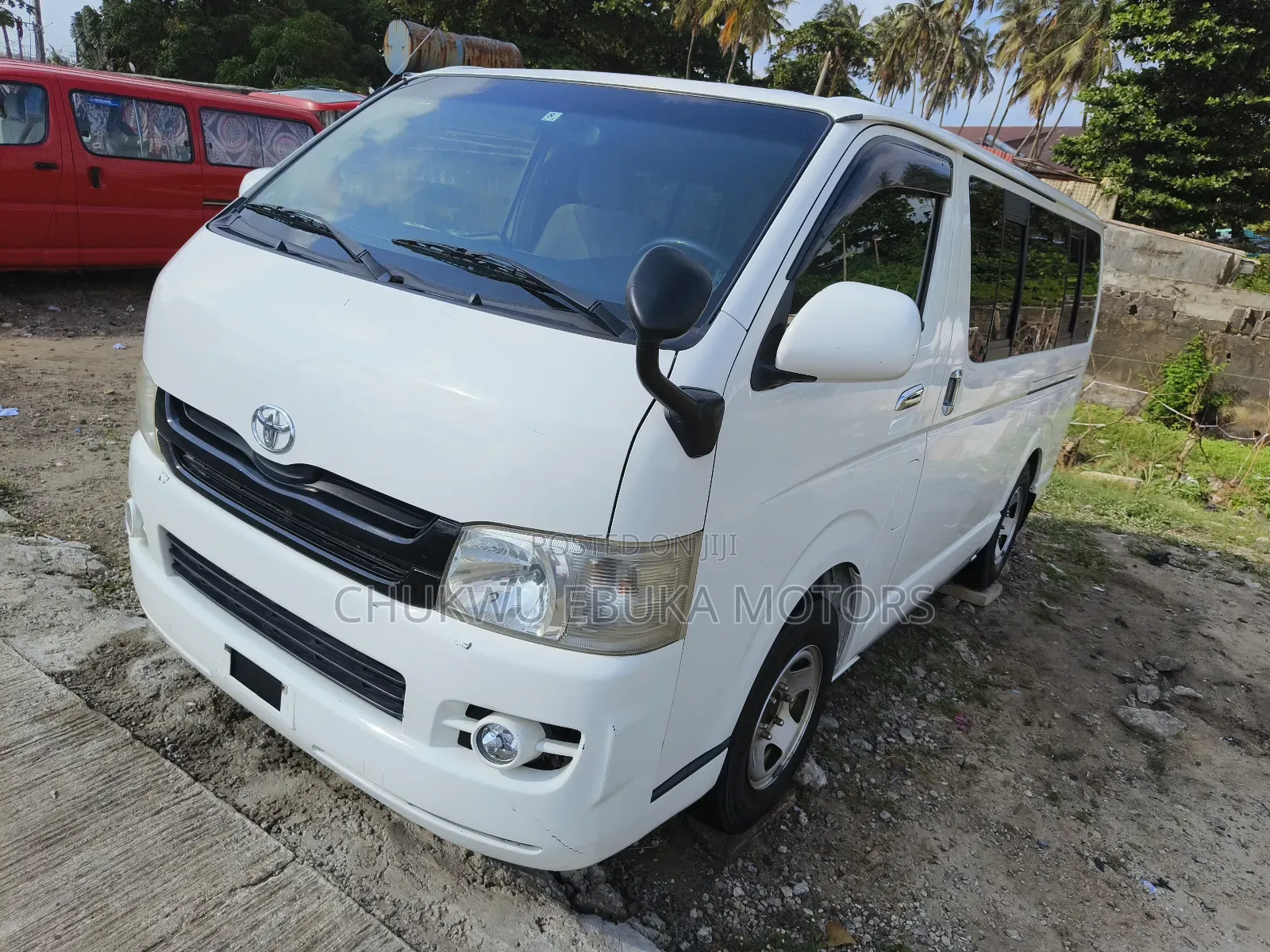 Toyota HiAce 2013 White