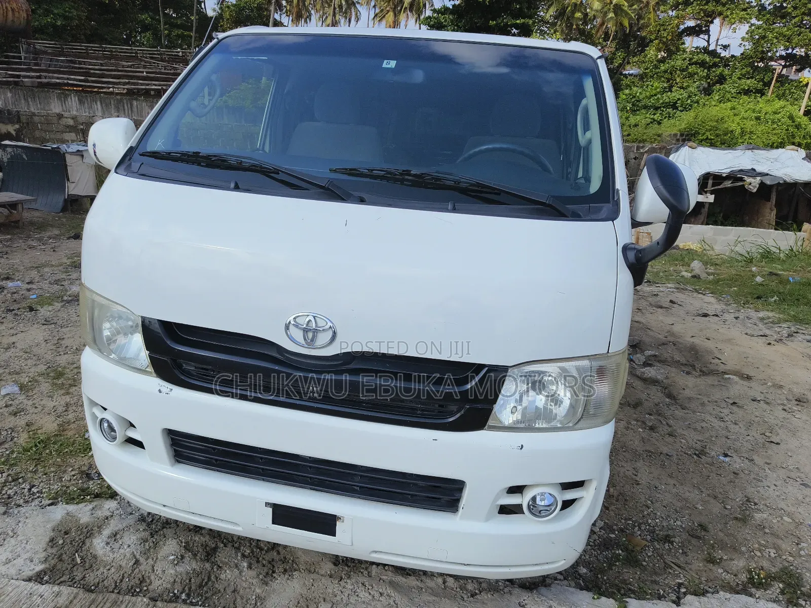 Toyota HiAce 2013 White