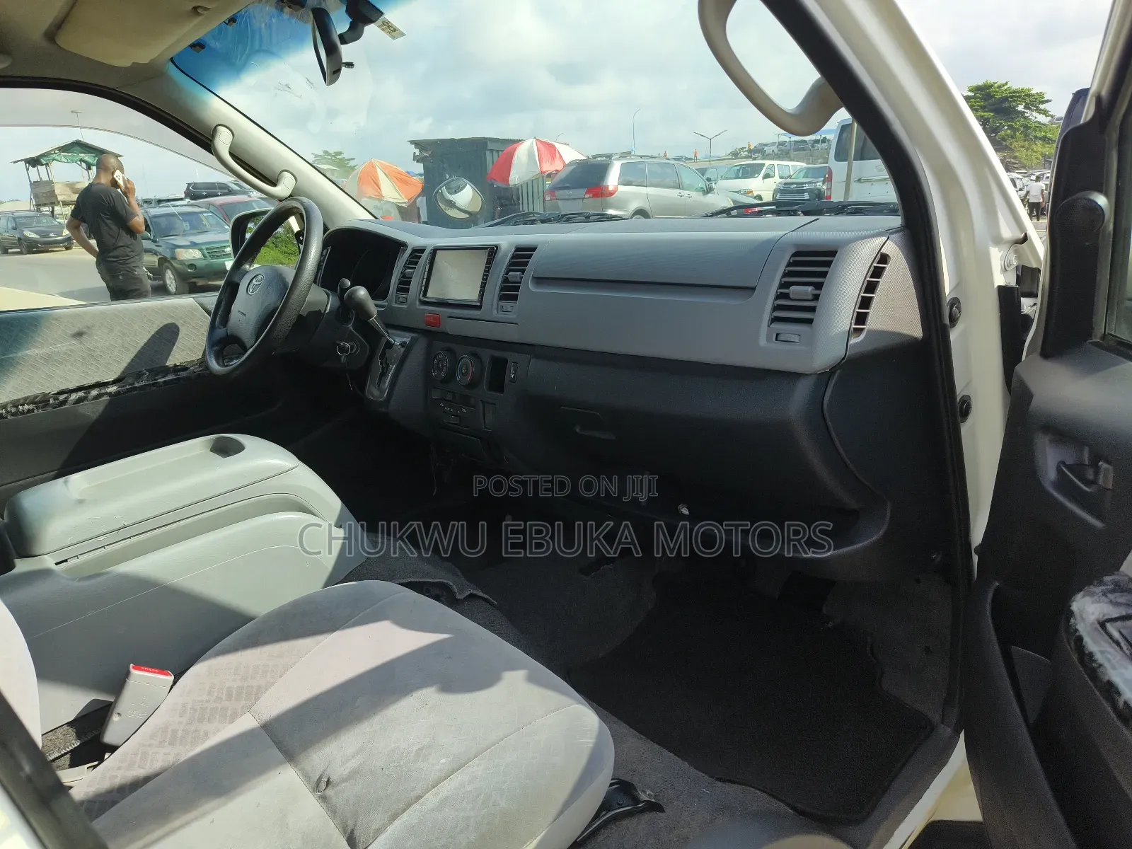 Toyota HiAce 2013 White