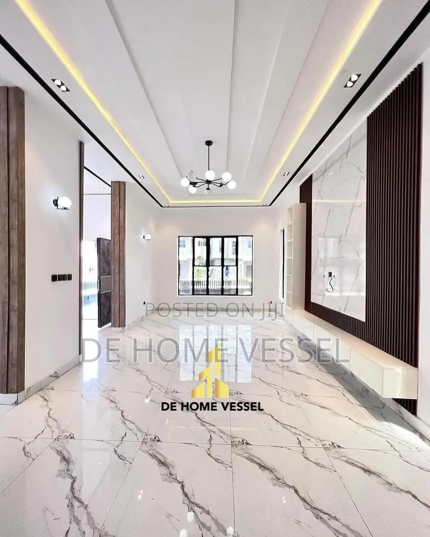 5bdrm Duplex in Lekki for sale