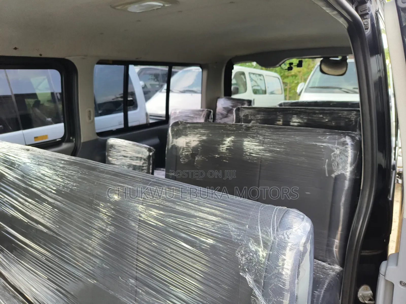 Toyota HiAce 2013 Black