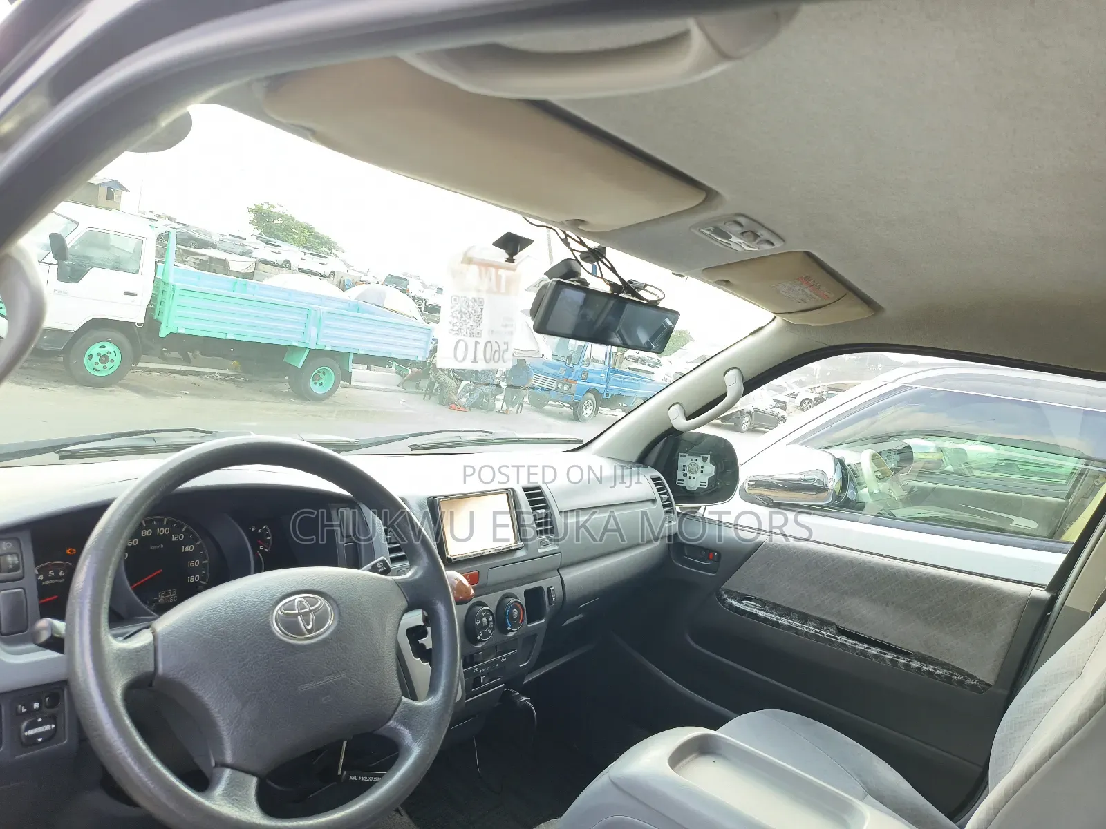 Toyota HiAce 2013 Black