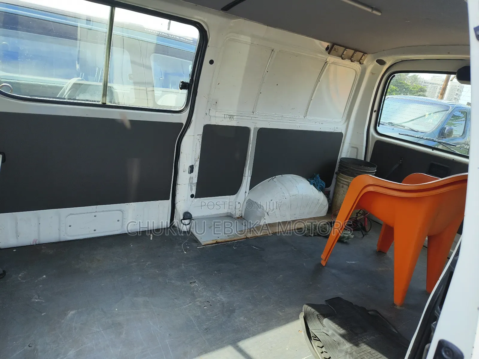 Toyota HiAce 2002 White