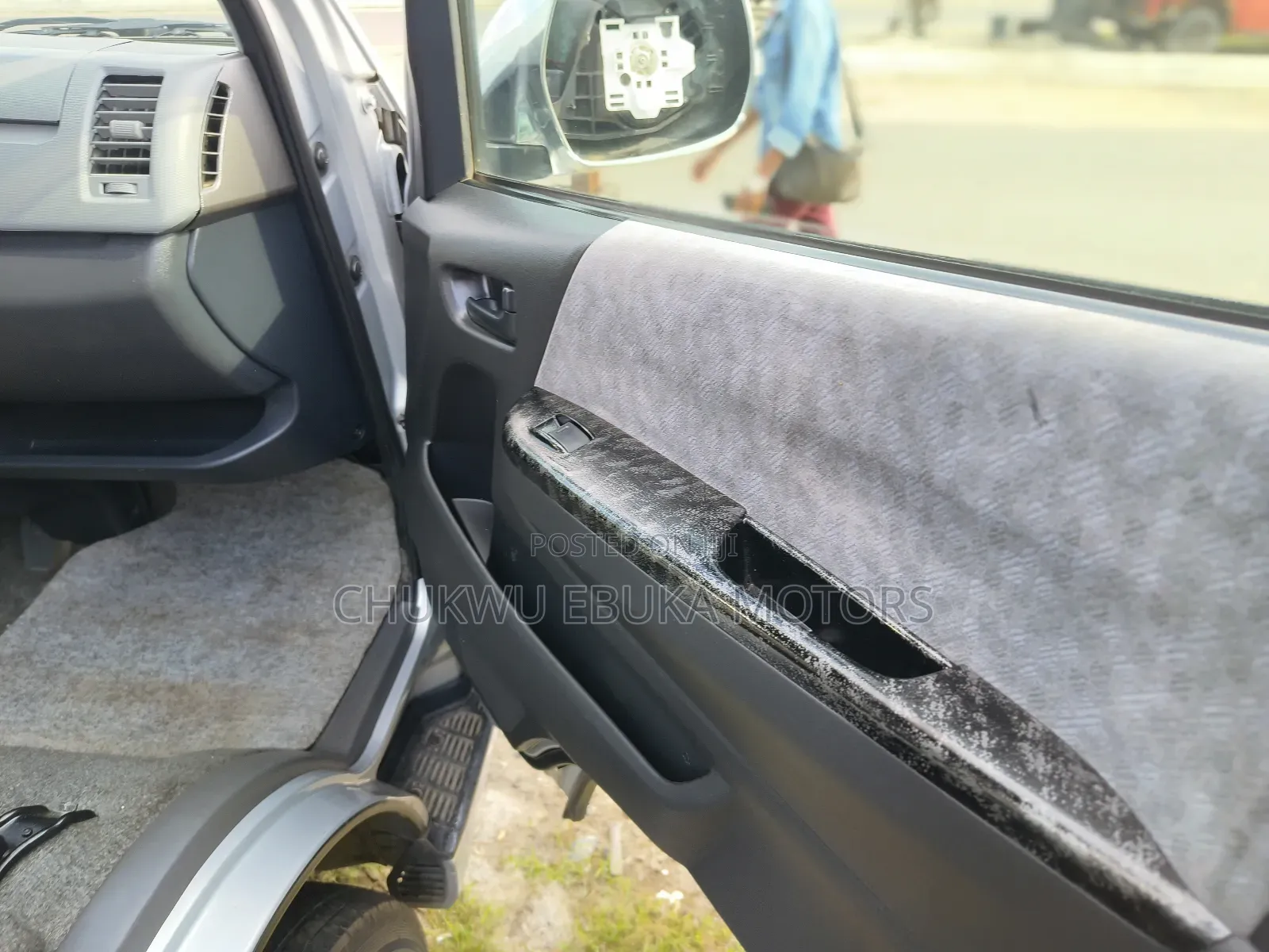 Toyota HiAce 2013 Silver