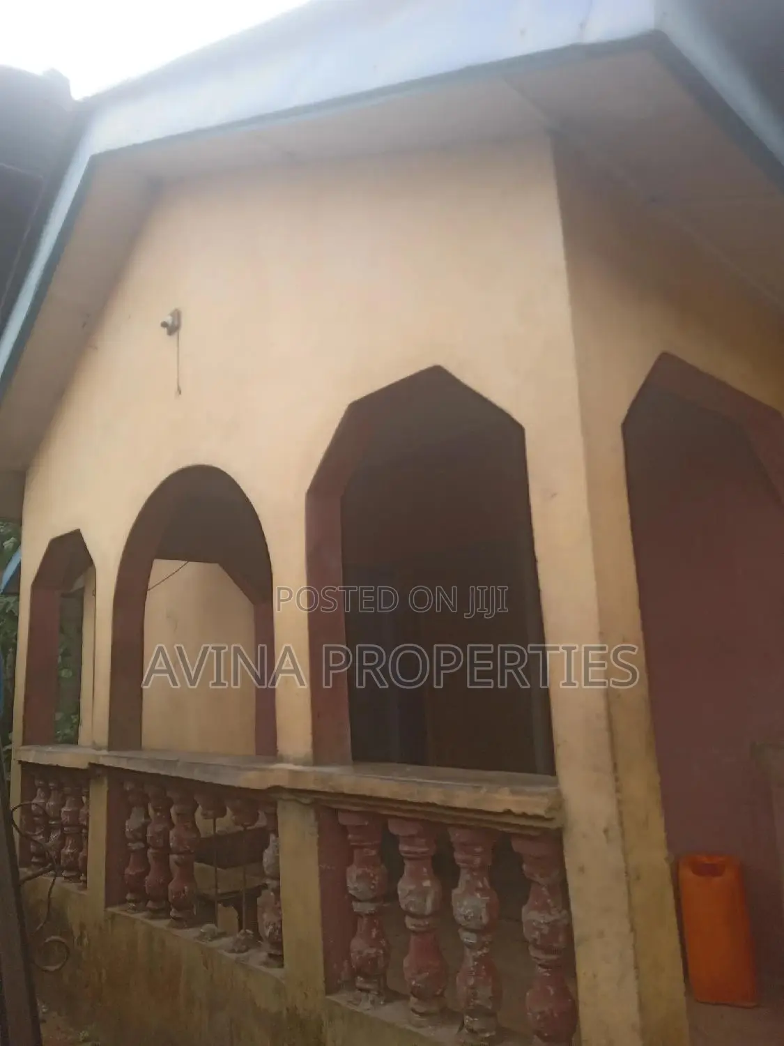 A Total of 20 Rooms Self-Contained Forsale With Shop