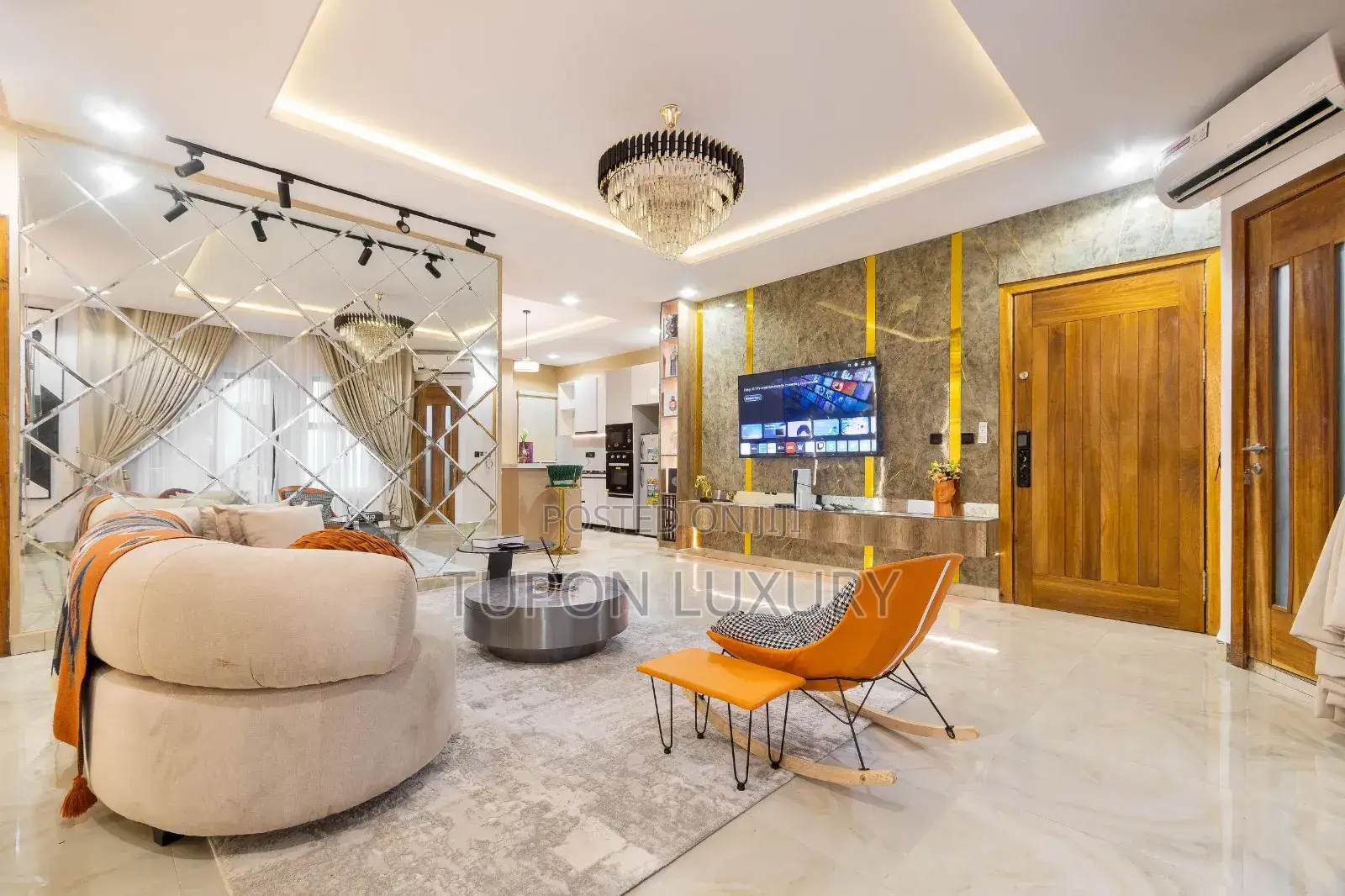 Luxury Furnished 2bed With Pool and Ps5 and a Balcony
