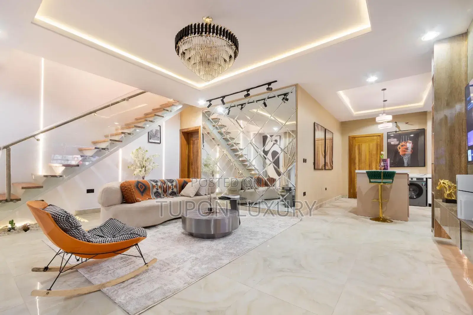 Luxury Furnished 2bed With Pool and Ps5 and a Balcony