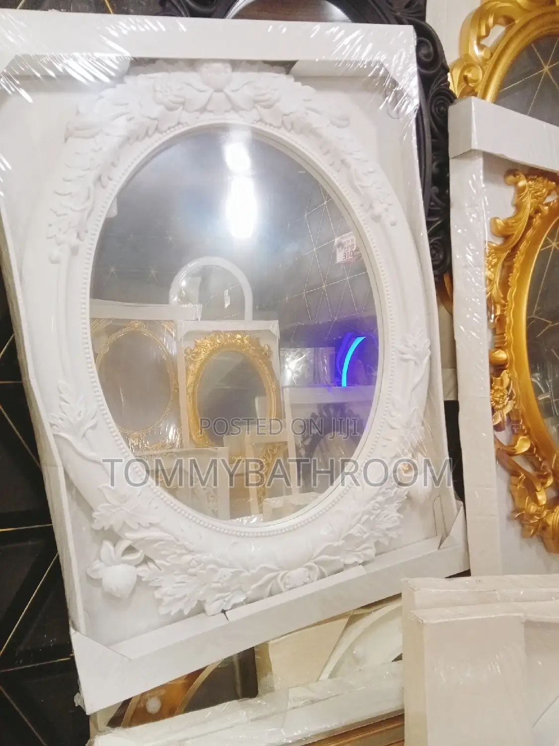 White Cover Fashion Mirror