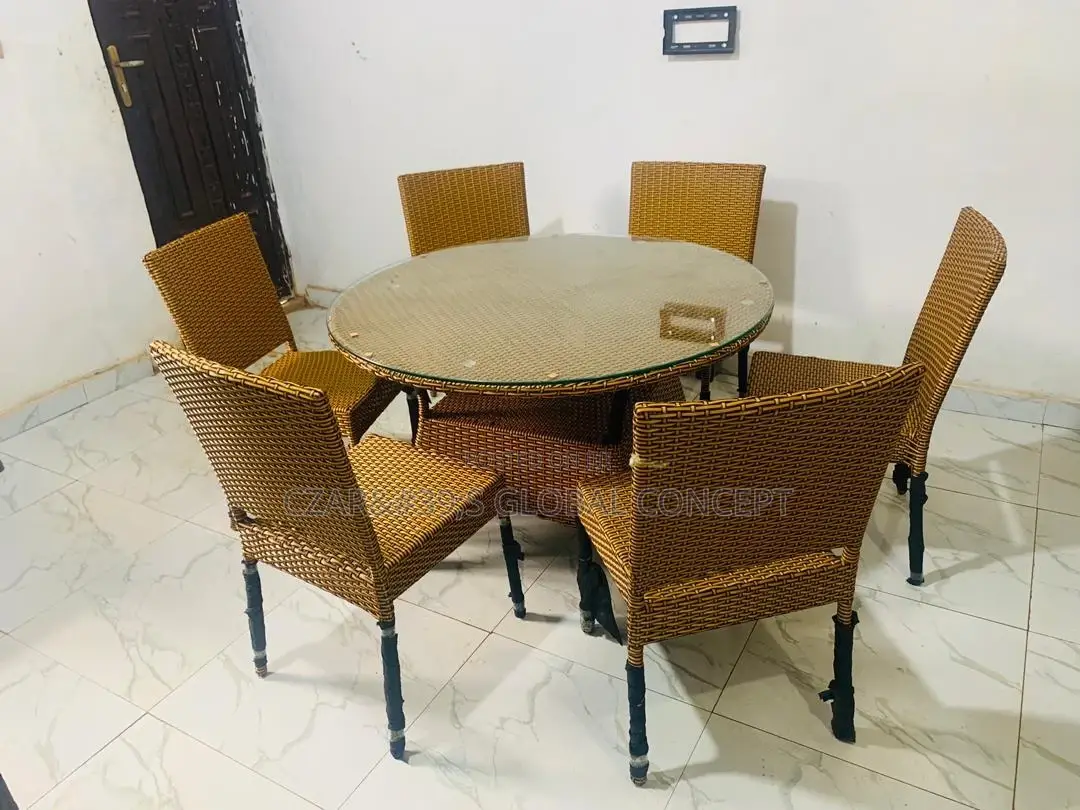 Quality 6 Seaters Rattan Set With Round Table