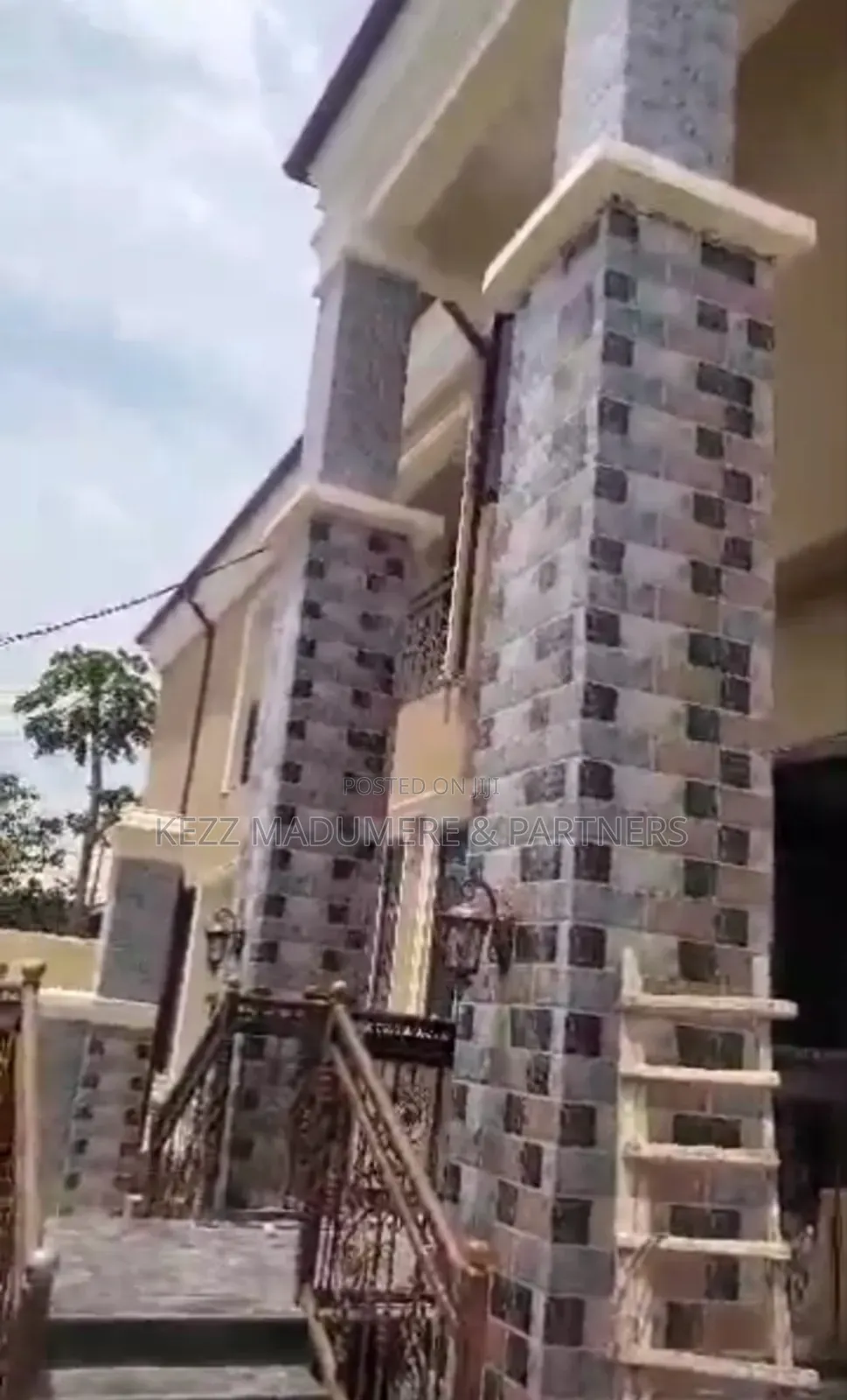 6bdrm Duplex in Ehimiri Housing for sale