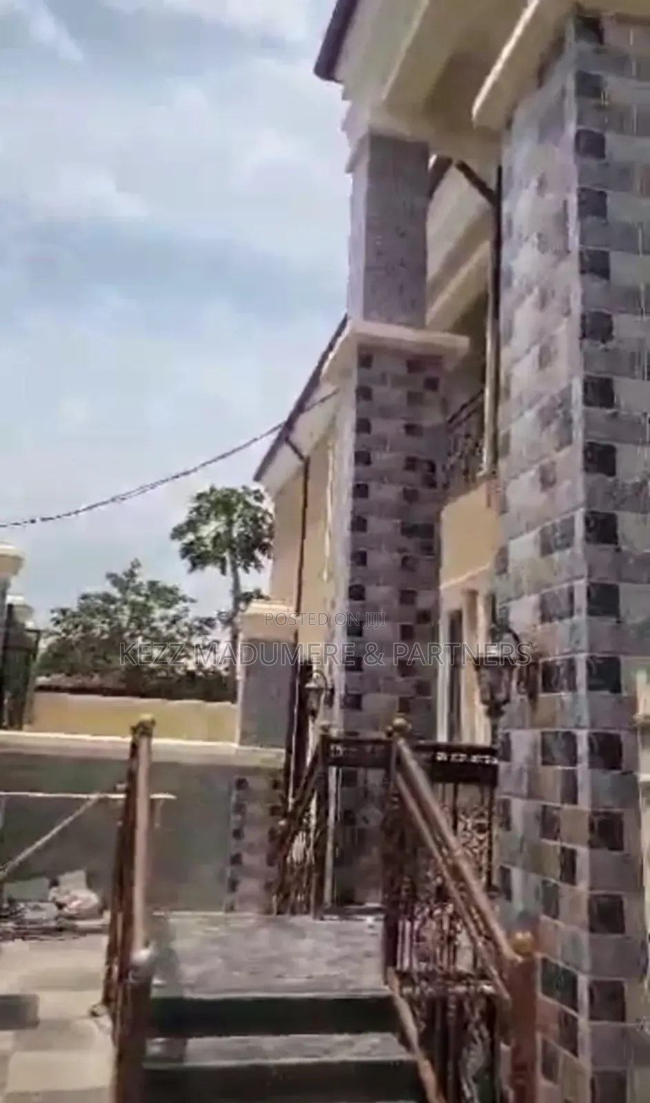 6bdrm Duplex in Ehimiri Housing for sale
