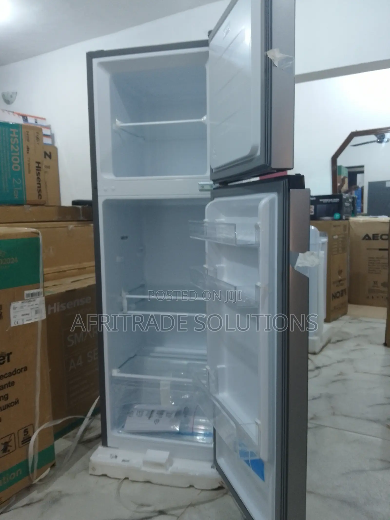 154 Liters Hisense Top Mount Refrigerator + Reversible Door