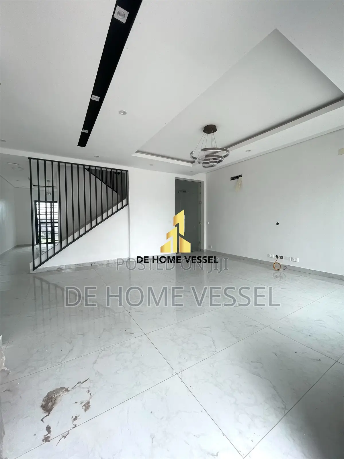 5bdrm Townhouse/Terrace in Lekki for sale