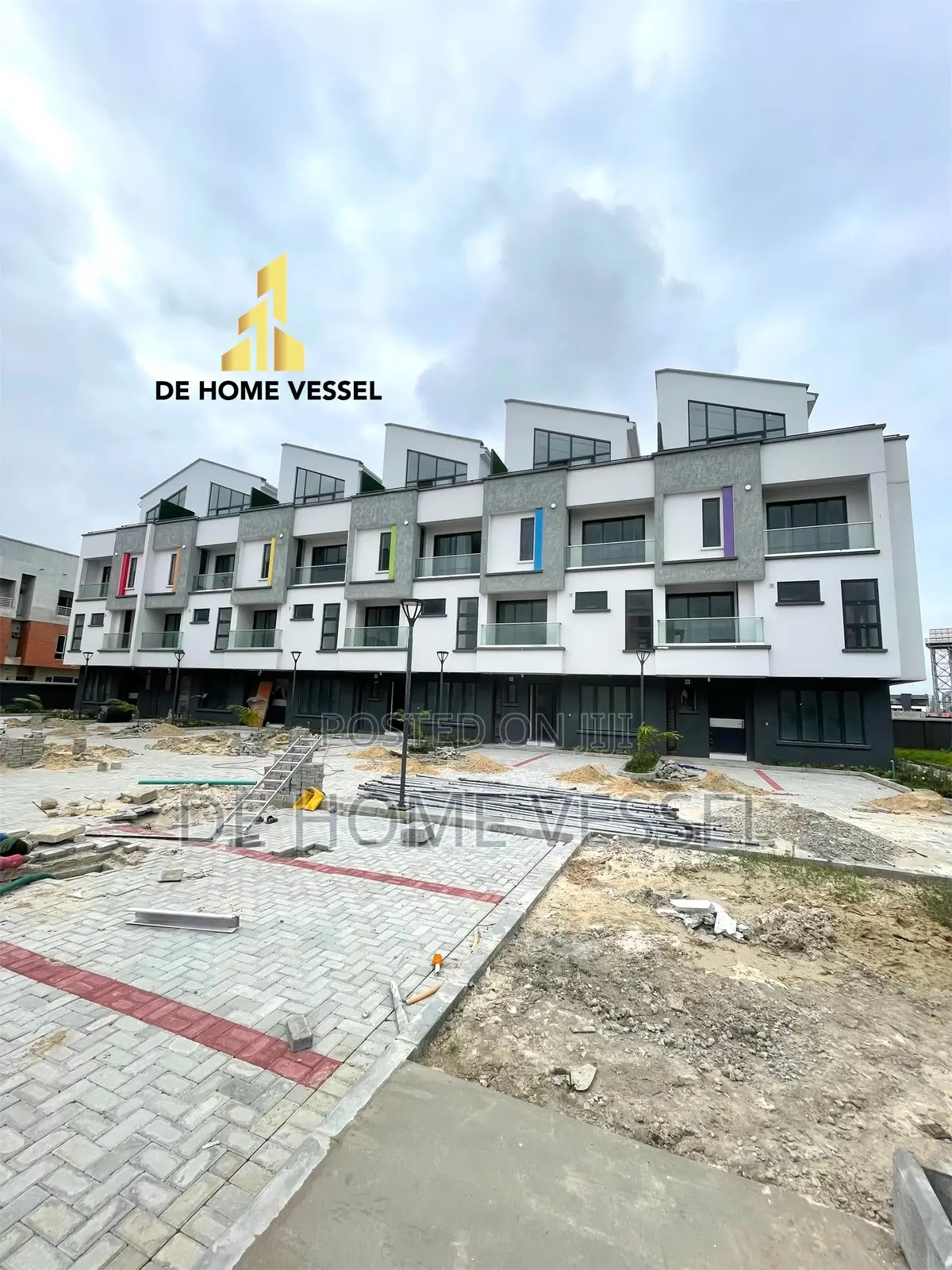 5bdrm Townhouse/Terrace in Lekki for sale