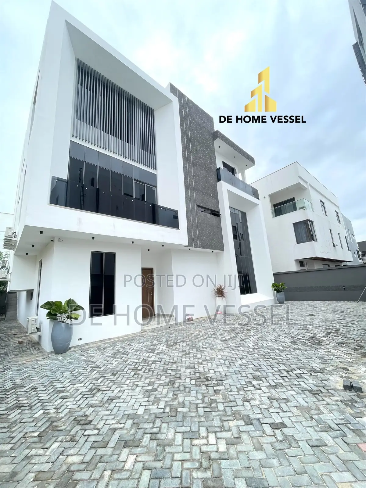 5bdrm Duplex in Ikoyi for sale