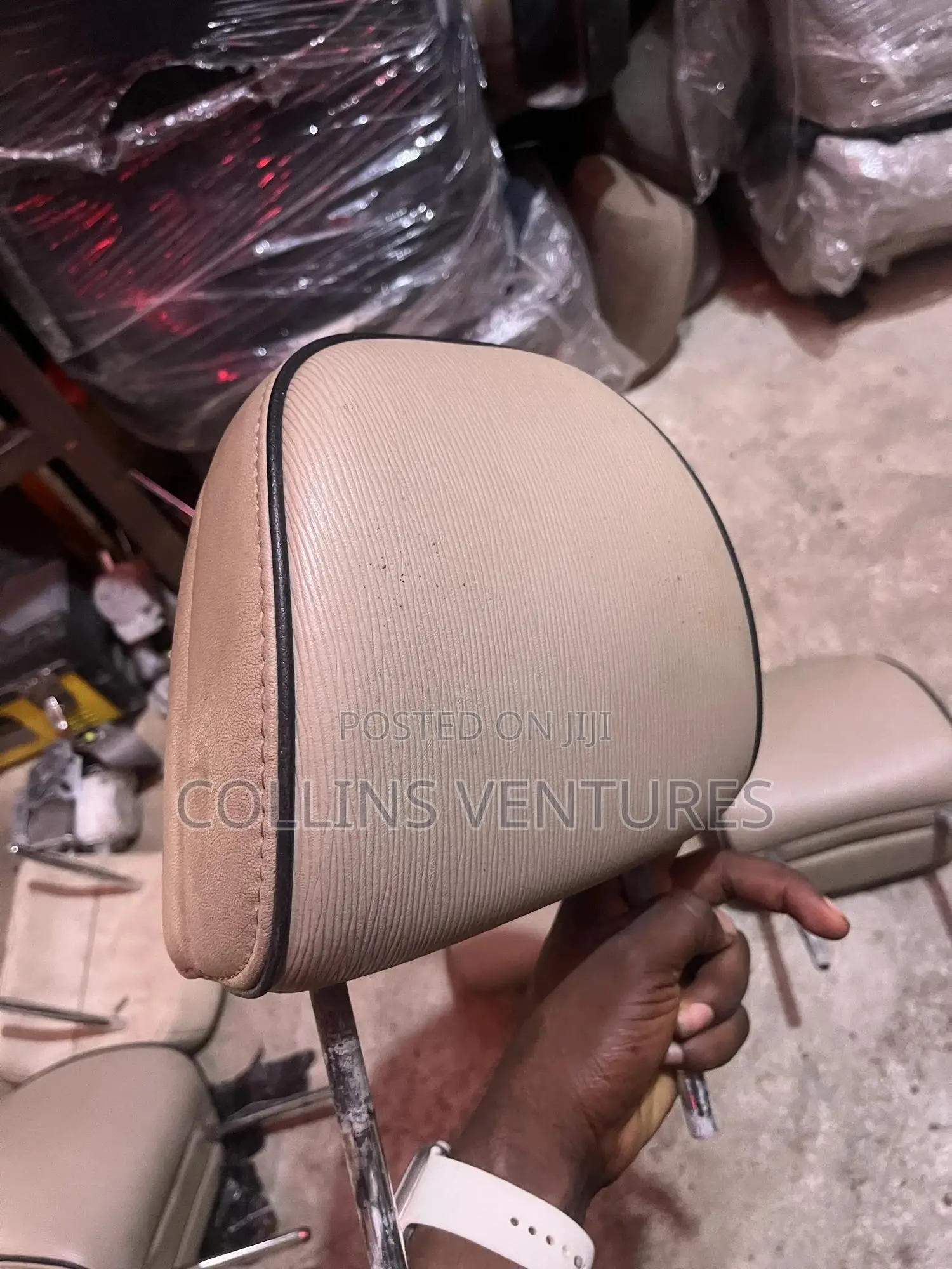 Complete Back Headrest Toyota Venza 2010-15 Available