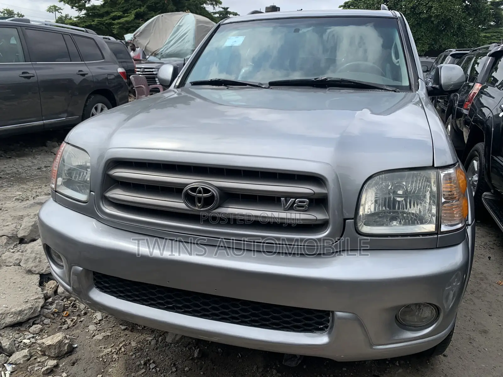 Toyota Sequoia 2004 Silver