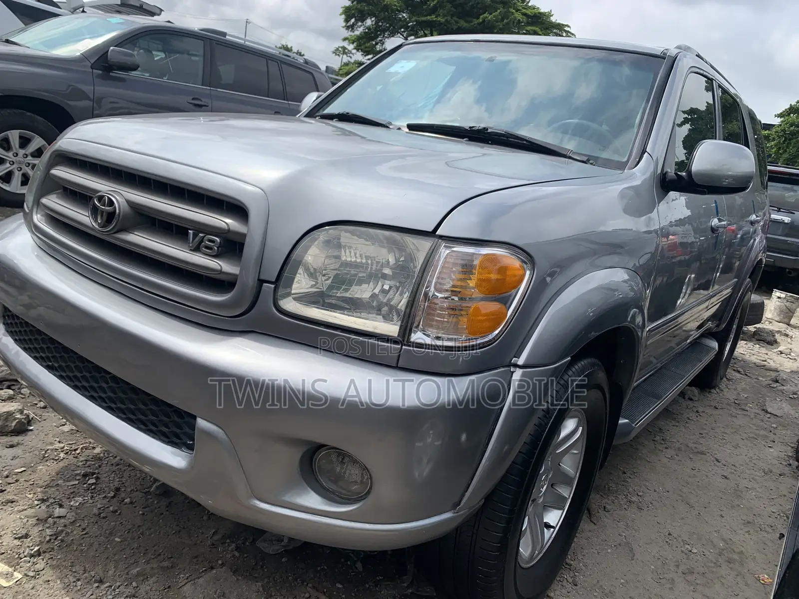 Toyota Sequoia 2004 Silver